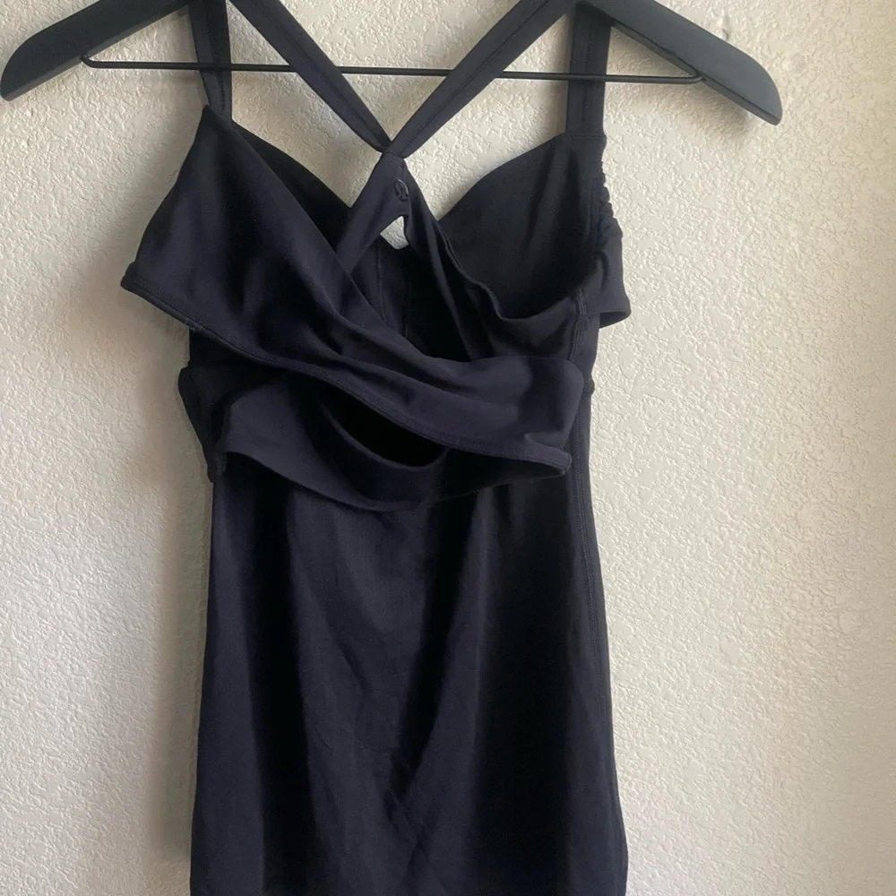 Lululemon tank size 4